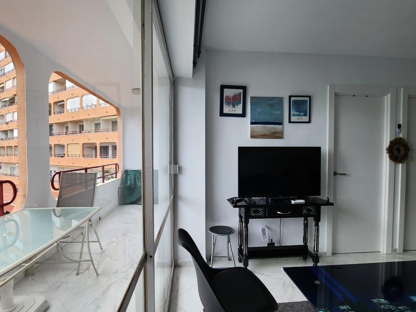 Apartament 2 dormitori amb vistes al mar i canal 00117 a ROSES